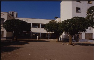 04 ECOLE PAUL BERT COUR INTERIEURE 1984